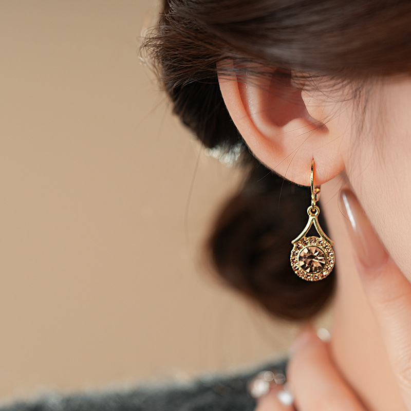 时尚镶钻樱桃果实圆形花朵耳环小众设计感耳扣轻奢高级感耳饰批发详情8