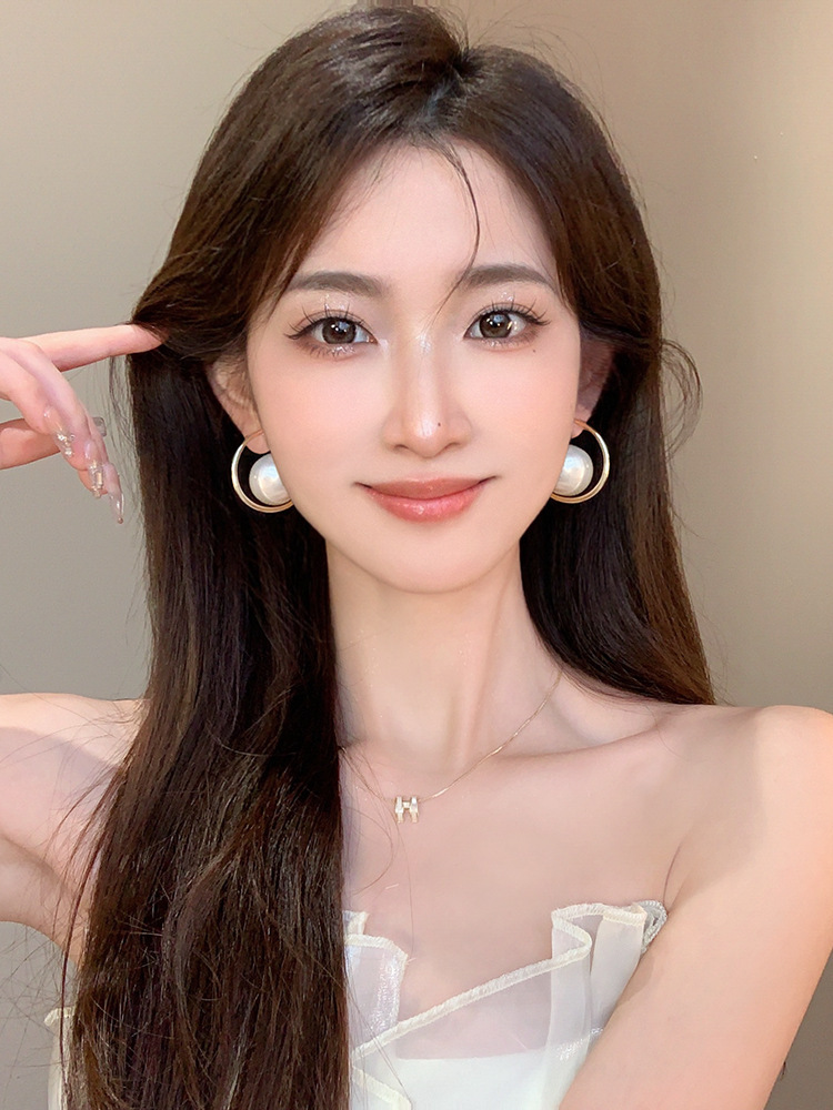 莱茵河畔~时尚气质大珍珠耳钉女新款潮耳环小众设计感高级感耳饰详情5