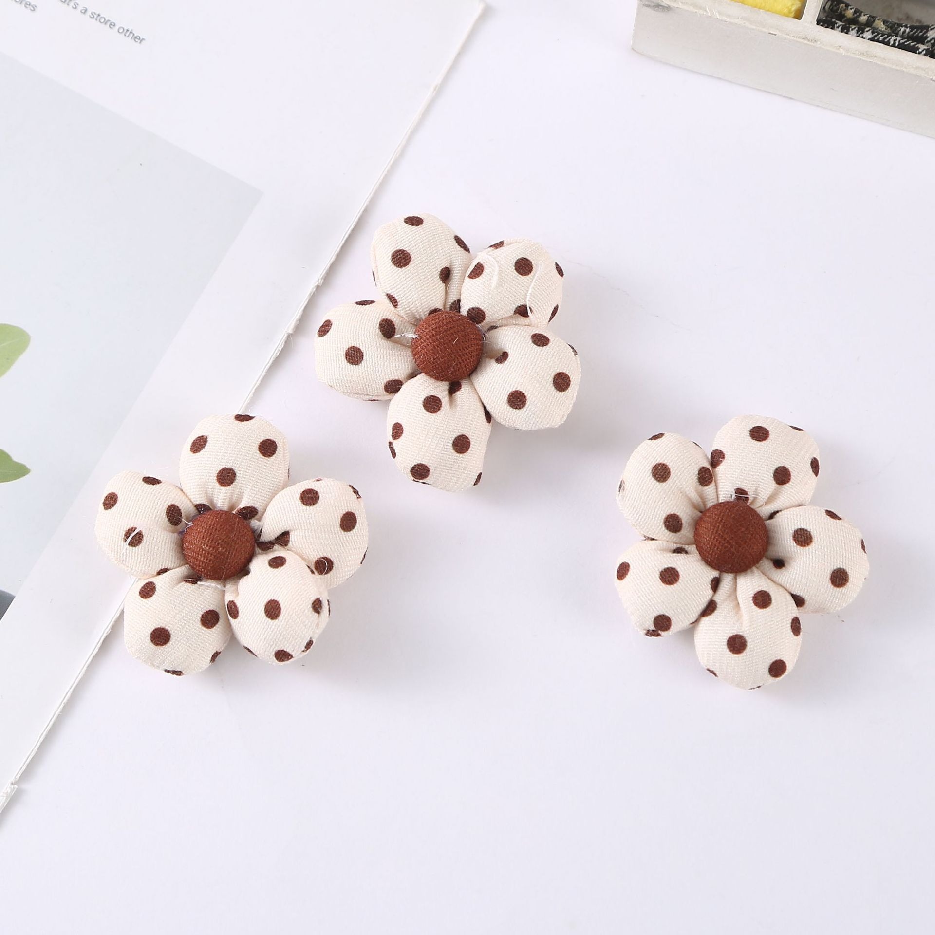 Cute five-petal flower-filled cotton-padded accessories, DIY clothing and accessories, three-dimensional cute woven flowers pic 4