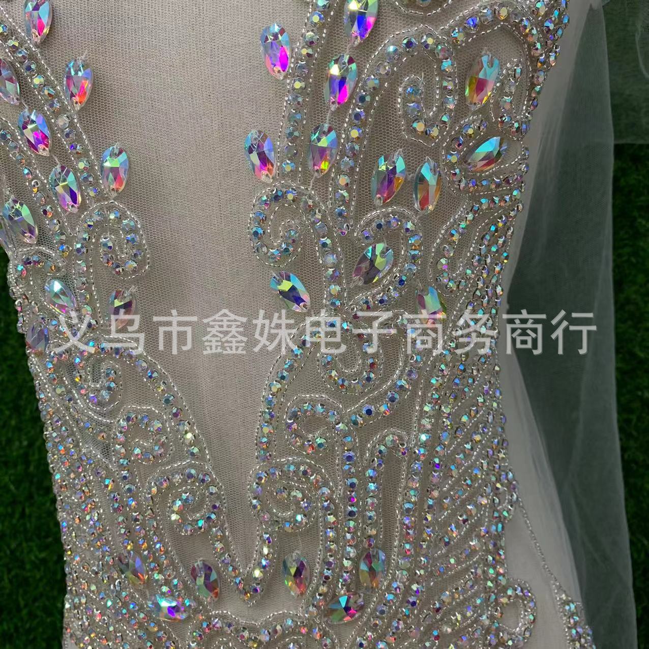 钩针款手工款钉珠婚纱礼服V领网纱贴花服装辅料详情6