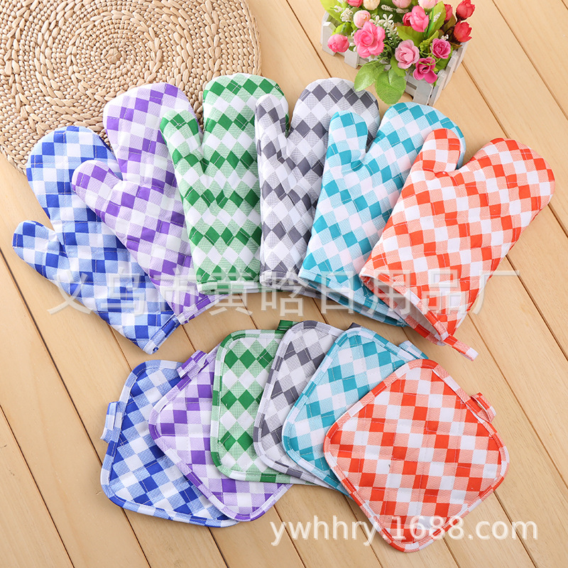 【 Chi Jia 】 Microwave Oven Heat insulation and heat-resistant hand cover Pad Two-piece Set, Kitchen Baking Two-piece set, diamond-shaped printed pic 1