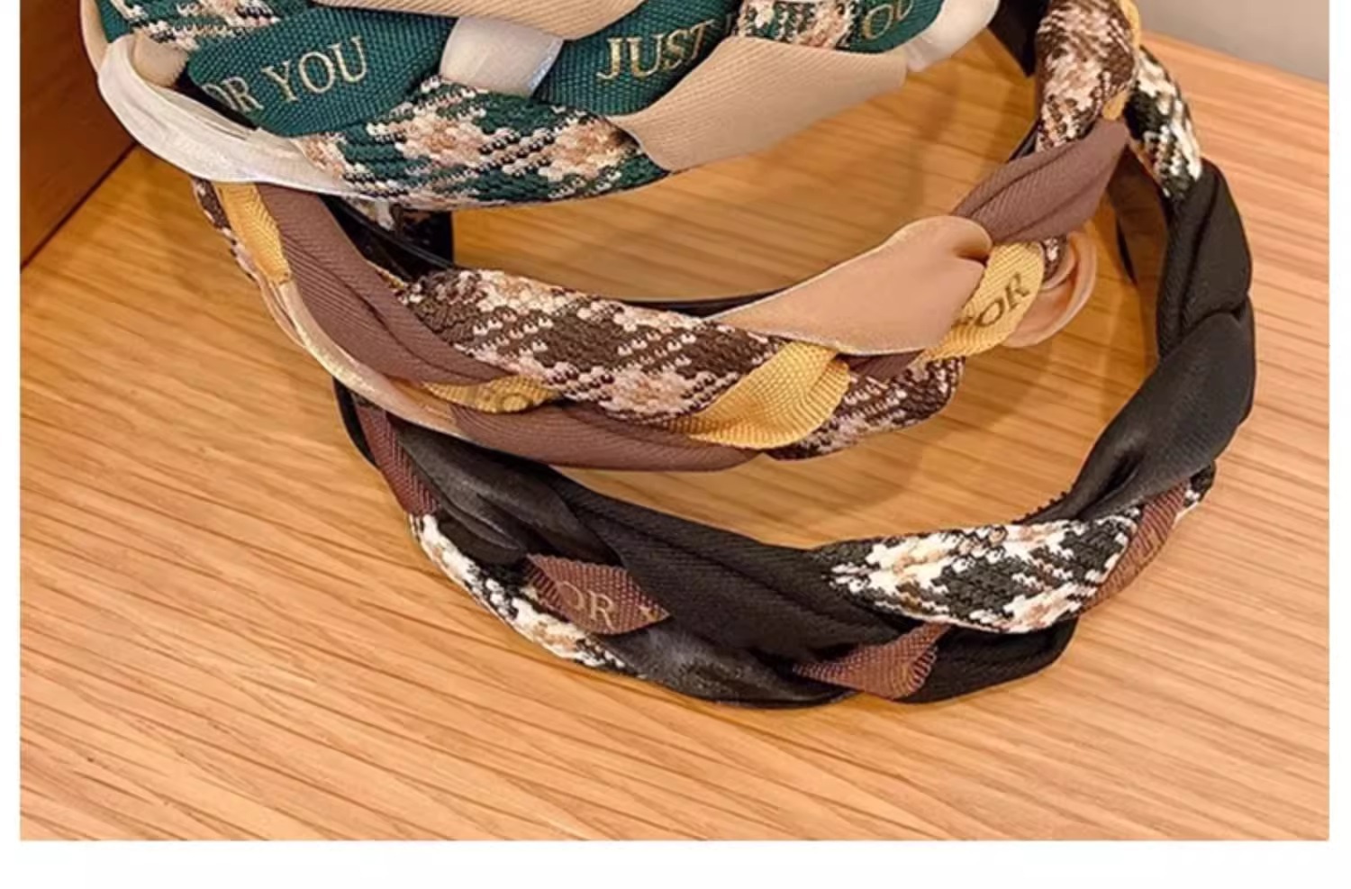 The black braided high-end hair band for autumn and winter is versatile and elegant. It features a high headband, hairpin, and Maillard brown hair accessory for women pic 31