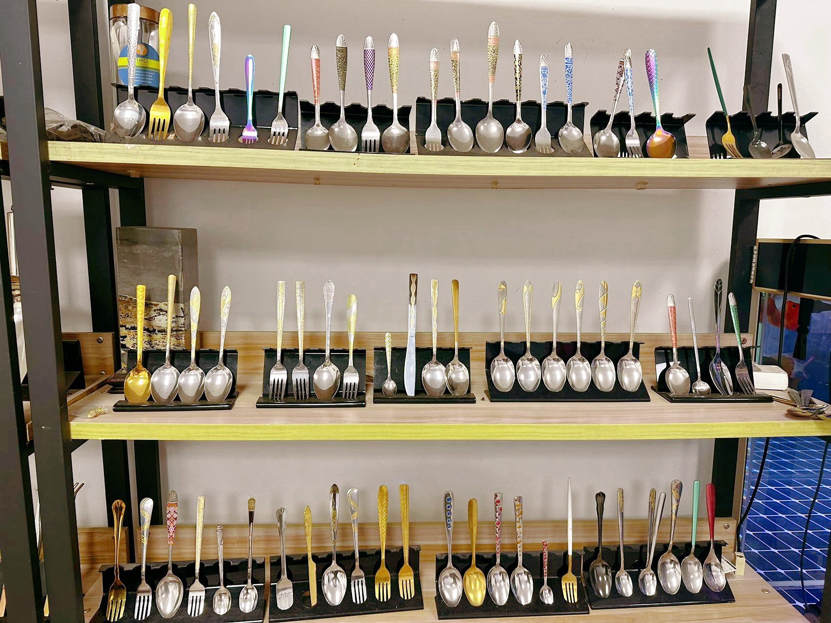 Stainless steel high appearance level spoons, salad forks, tableware sets, dessert coffee spoons, beef rib forks wholesale pic 3