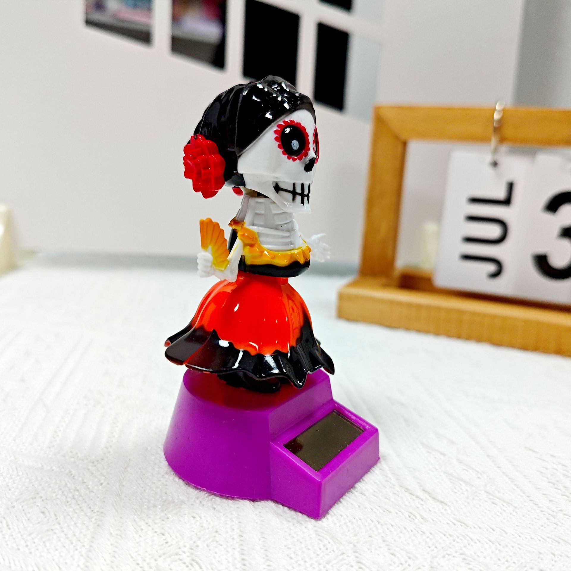 New Halloween car female version skull solar figment, Ghost Festival shaking head doll gift, ABS material manufacturer pic 11