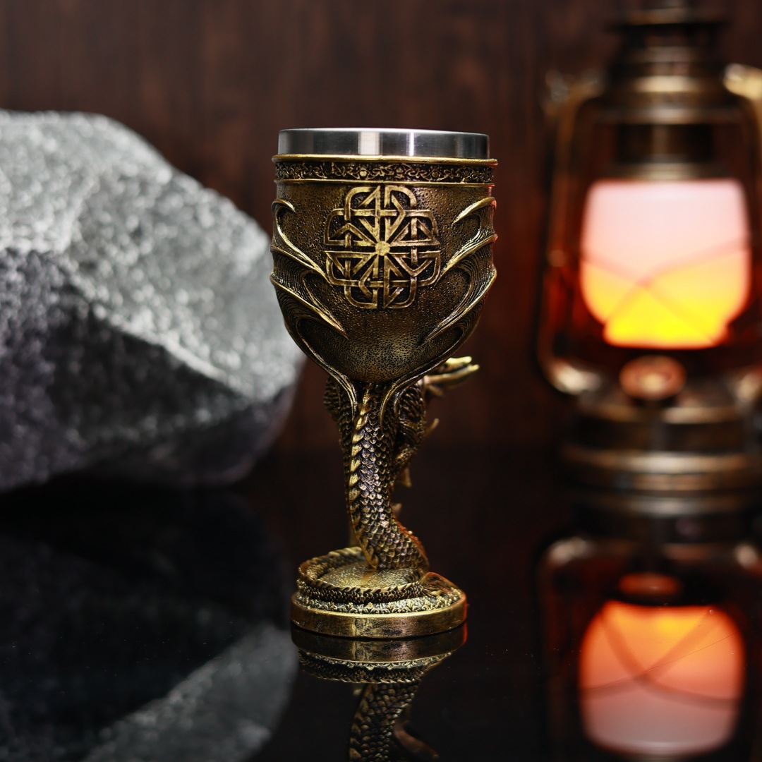 Niche high-appearation-level red wine glasses, European retro wine glasses, 3D dragon statue cocktail glasses pic 12