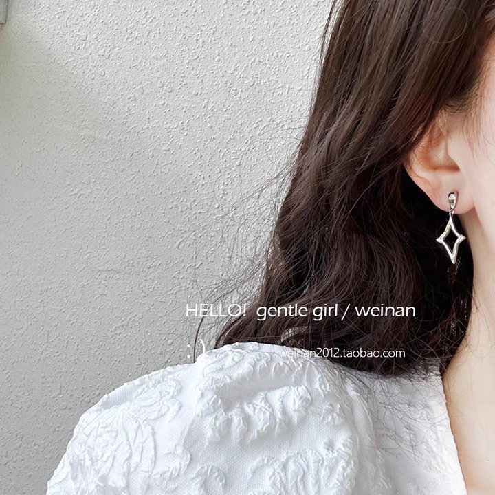 s925 Silver needle design, heart-shaped flower tassel stud earrings, high-end pearl earrings and elegant earrings for women in 2024 pic 8