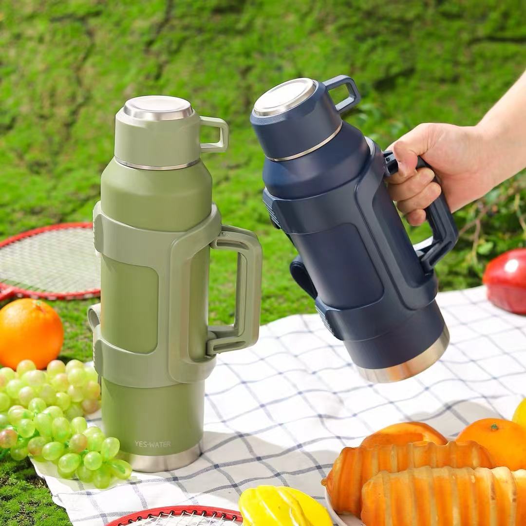 1800ml304 stainless steel large-capacity outdoor mountain climbing and cycling sports water bottle pic 4