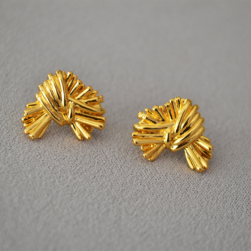 新春彩蛋清仓特价回馈欧美复古小众设计黄铜镀金个性气质耳钉耳饰详情17