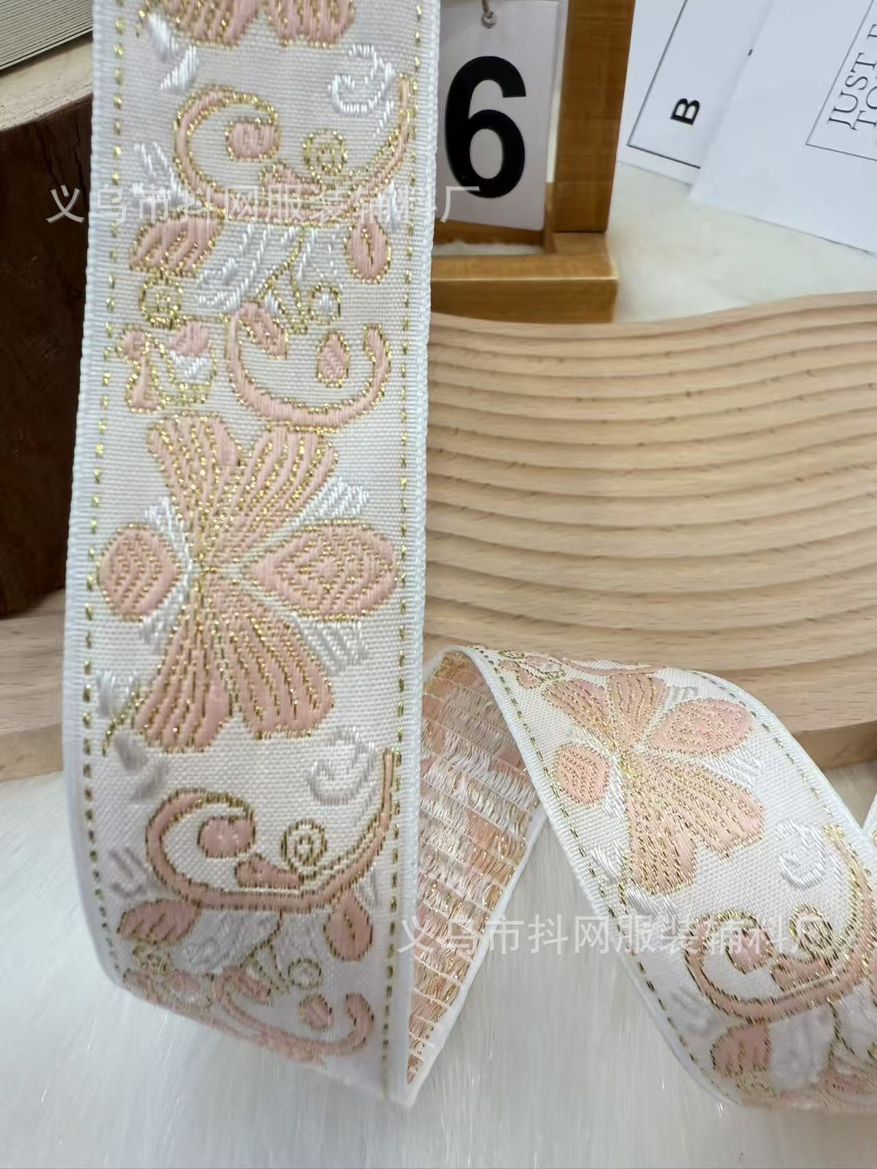 3.5-4cm白底金丝民族风织带手工diy蝴蝶结织带演出服装辅料批发详情7