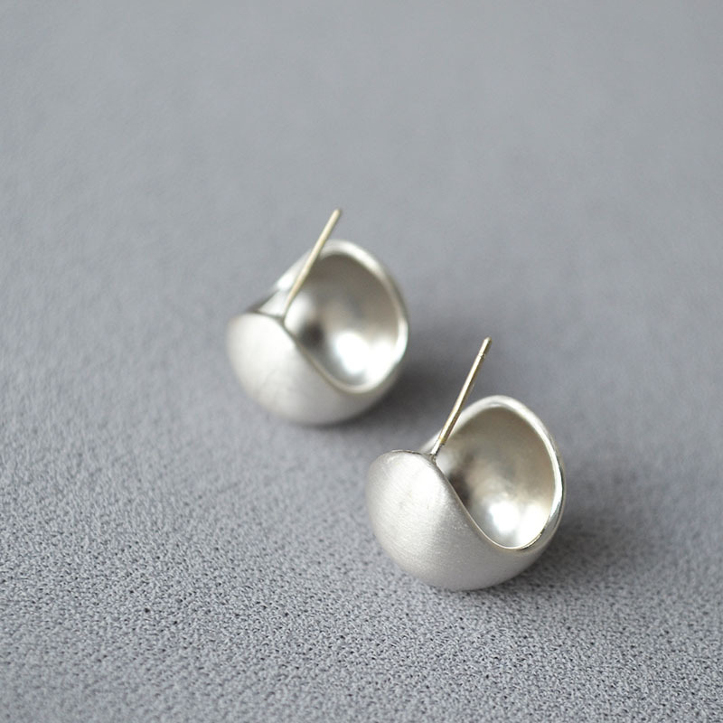 欧美小众设计黄铜空心半球拉丝镀金镀银ins高级感925银针耳钉耳饰详情2