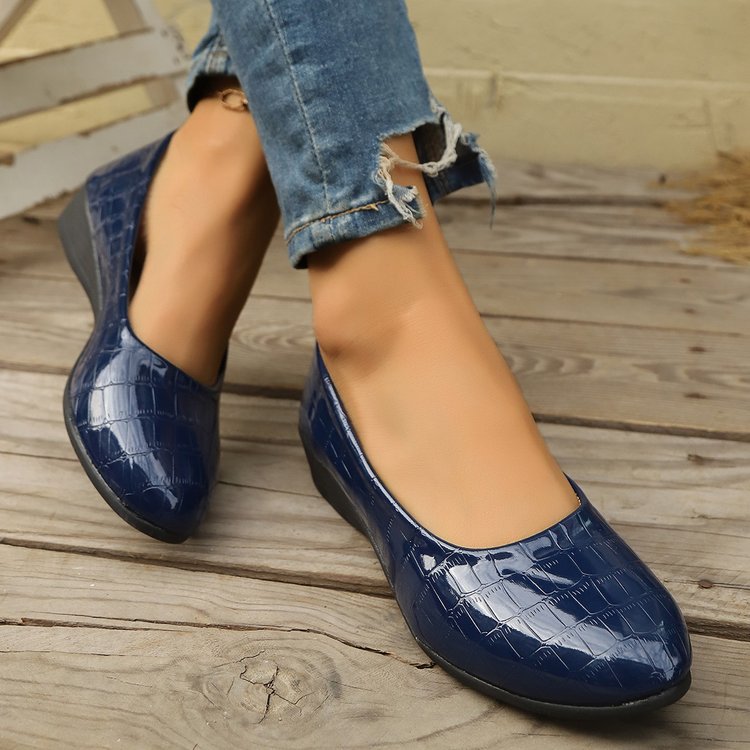 European and American export large-sized casual flat bean shoes 2025 Spring new style pointed-toe soft-soled outerwear shallow opening single shoes for women pic 2
