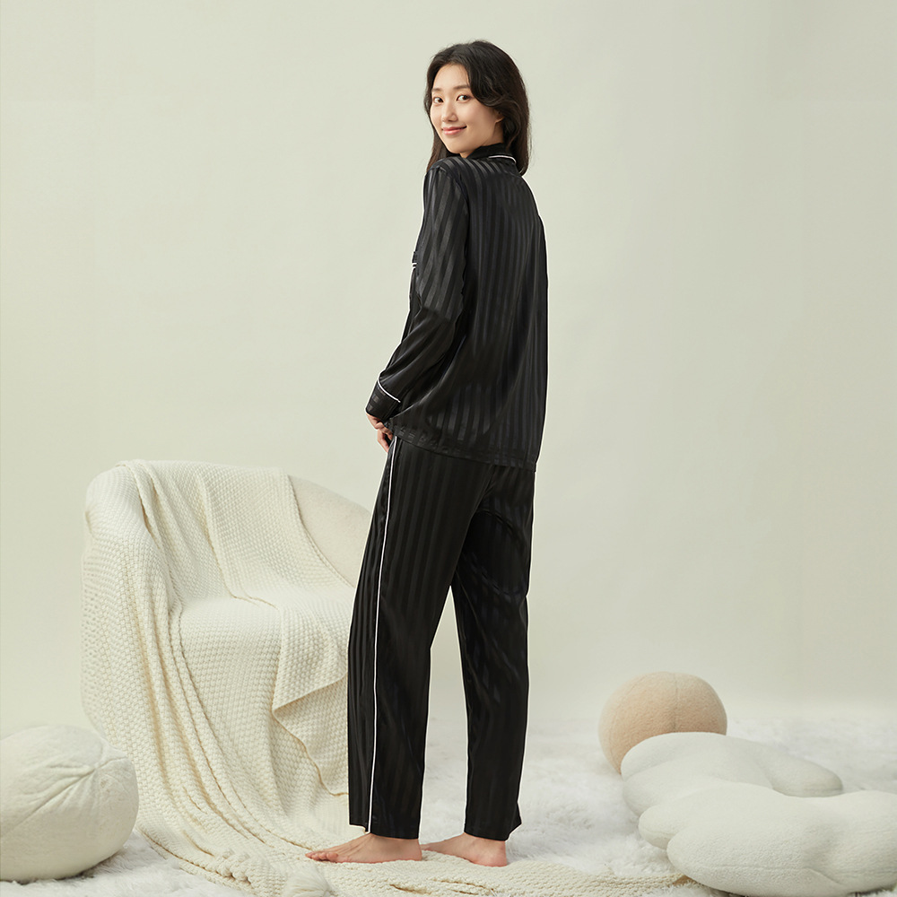 The new Spring/Summer 2024 shiny striped home wear, ice silk pajamas for women and ж a м a set are in stock pic 12