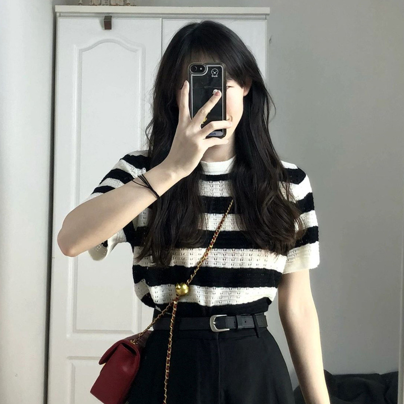 25 Summer New French-European style cut-out jacquard striped round-neck high-end sweet and spicy top, short-sleeved T-shirt, knitted sweater pic 2