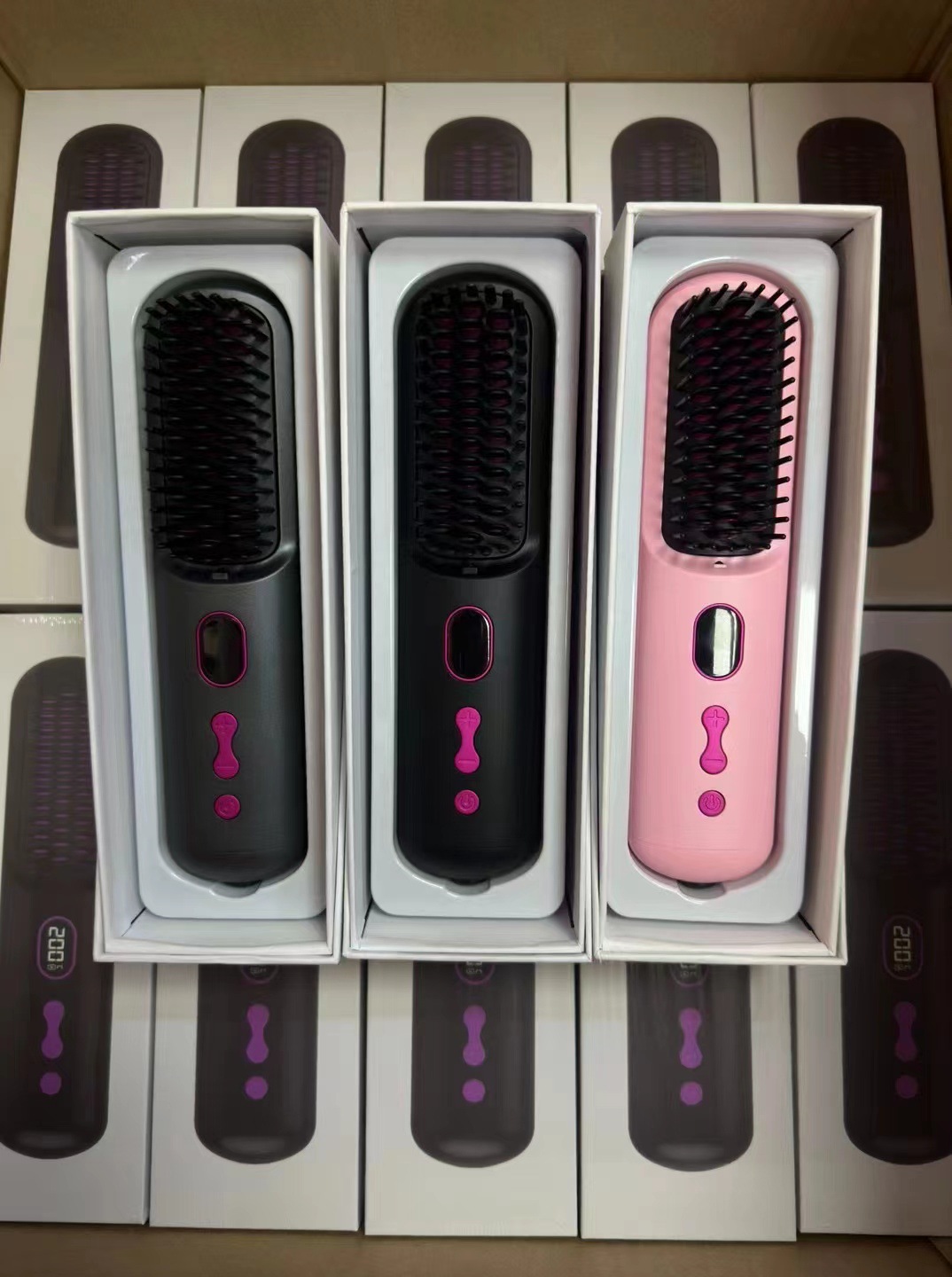 In stock, we offer cross-border wireless hair straightening combs with negative ions that do not damage hair. They are portable and have an ultra-long standby time, making them a perfect hair straightening tool pic 4