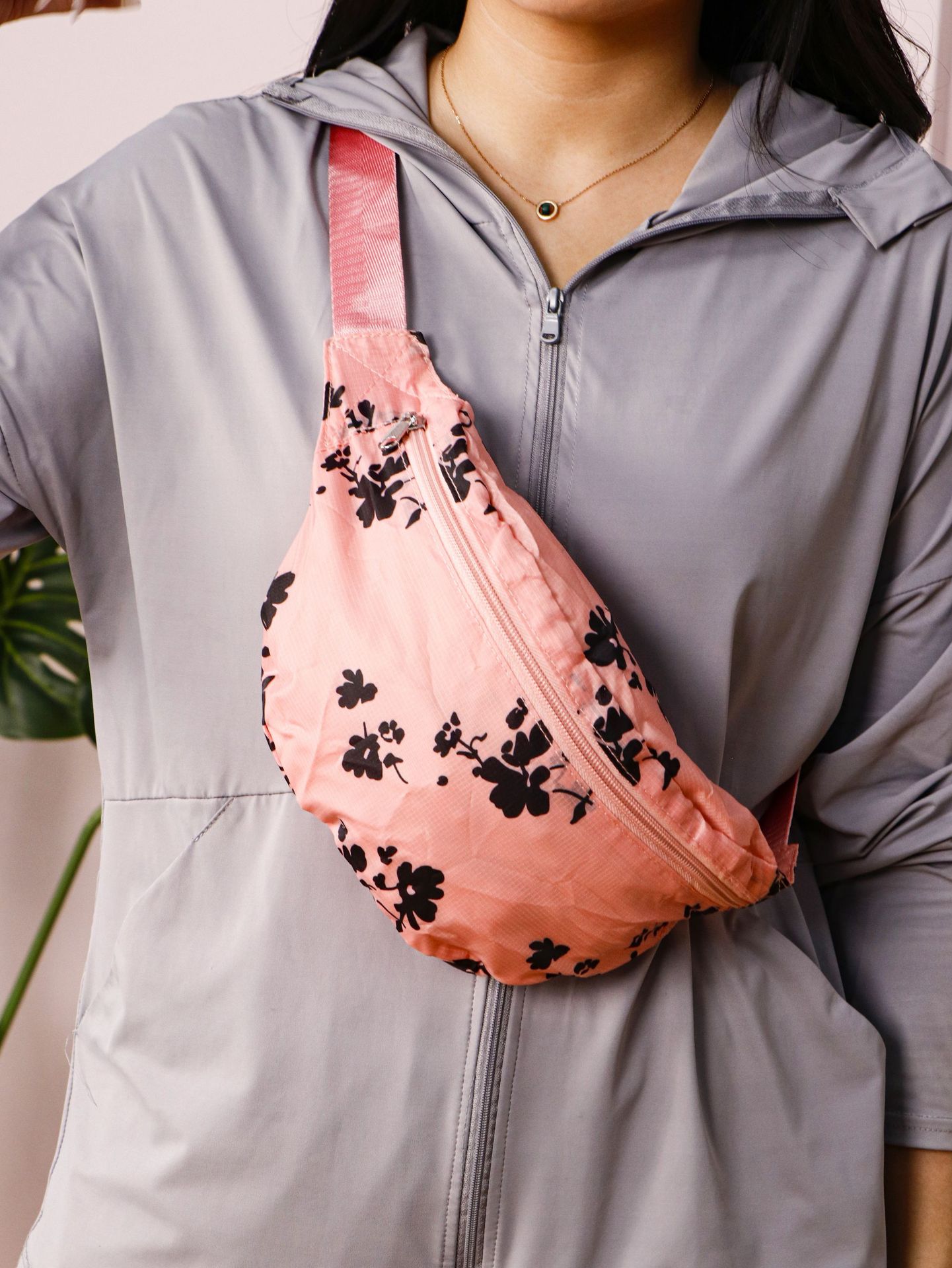 跨境时尚流行热销女士腰包斜挎包牛津布防水胸包腰包可折叠收纳详情14