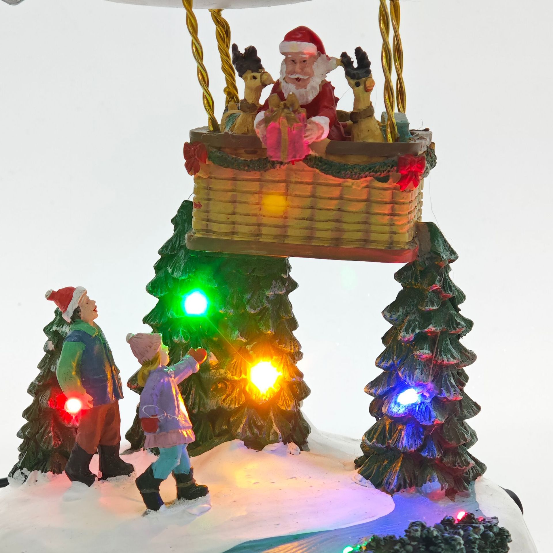 Cross-border Christmas gifts, illuminated music boxes, ornaments, airships, hot air balloon scenes, Santa Claus, resin ribbon lights pic 4