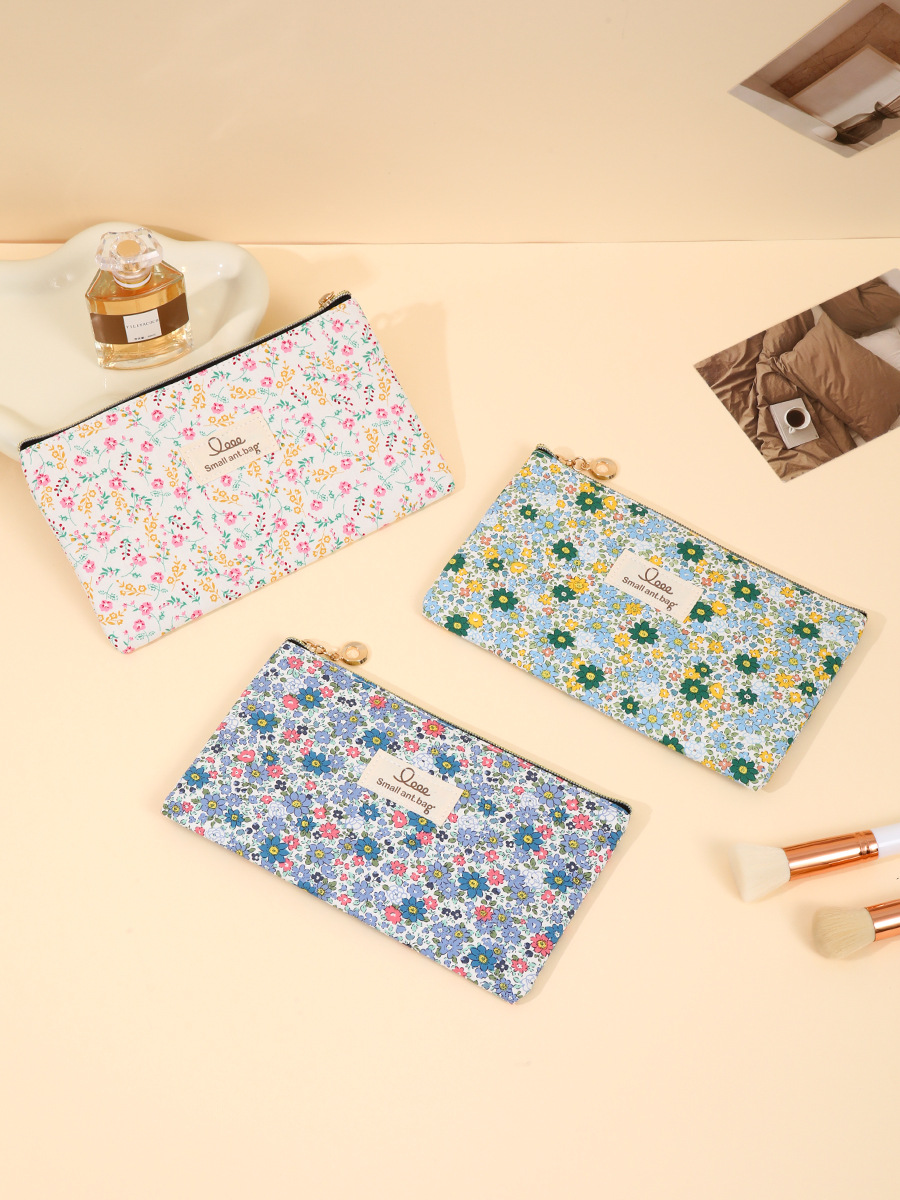 跨境新款女士碎花化妆包小清新花朵洗漱包便携拉链彩妆收纳包详情4