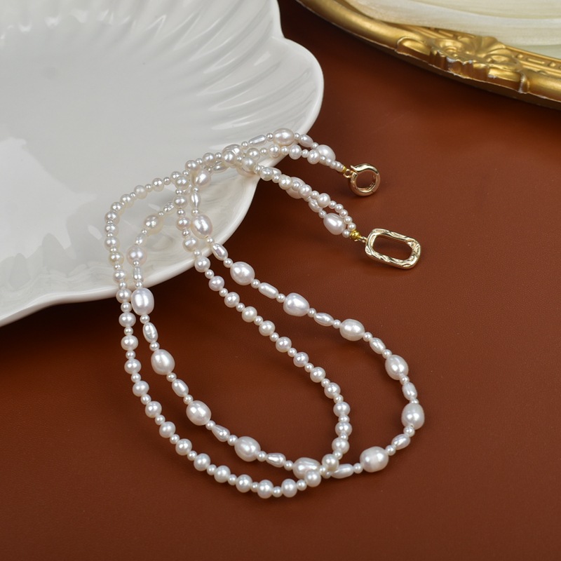 Layered natural freshwater pearl necklace for women, 2025 new style collarbone chain, high-end, light luxury and niche sweater chain accessory pic 3