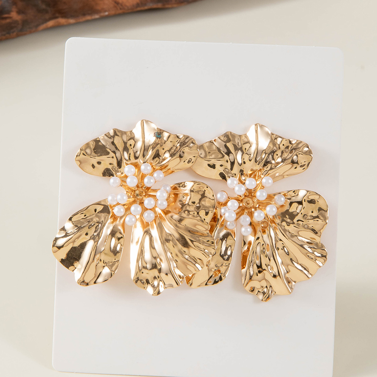 欧美跨境时尚几何设计感褶皱花朵耳环 小众镶珍珠高级感耳环耳饰详情16