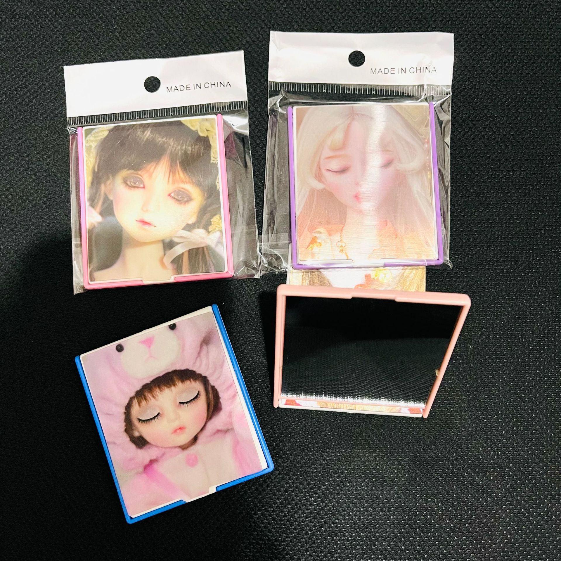 【 Zone 3-13 】210 blinking glasses 120 yuan per box 1200 yuan per case 210 blinking glasses square folding small mirror 3D doll mirror Blinking glasses Portable makeup small mirror 1 yuan pic 4