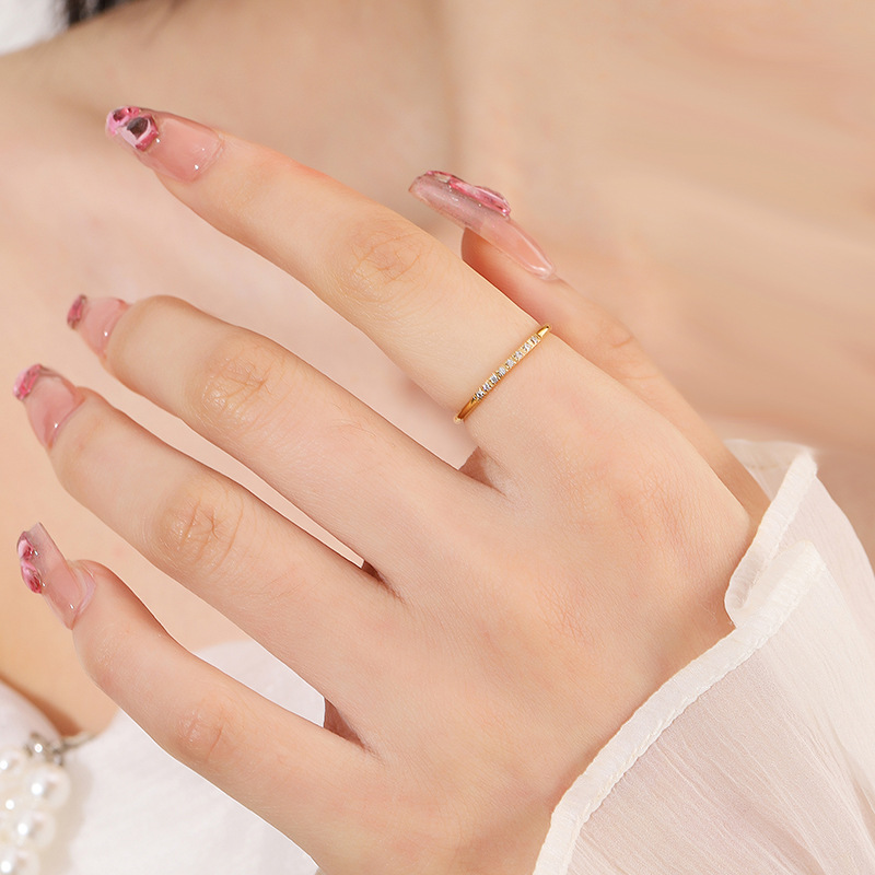 超闪线圈八粒钻戒女轻奢小众高级感叠戴钛钢不掉色极细素圈指环详情4