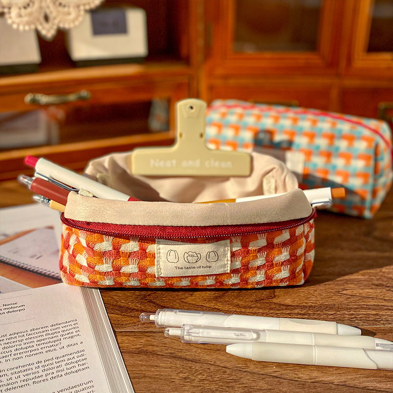 日系ins彩虹编织笔袋简约耐脏大容量文具收纳包学生少女小众笔盒详情10