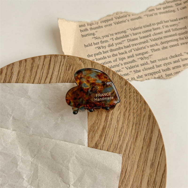 法式醋酸爱心小抓夹女2024新款后脑勺发卡夹子鲨鱼夹春夏发夹头饰详情5