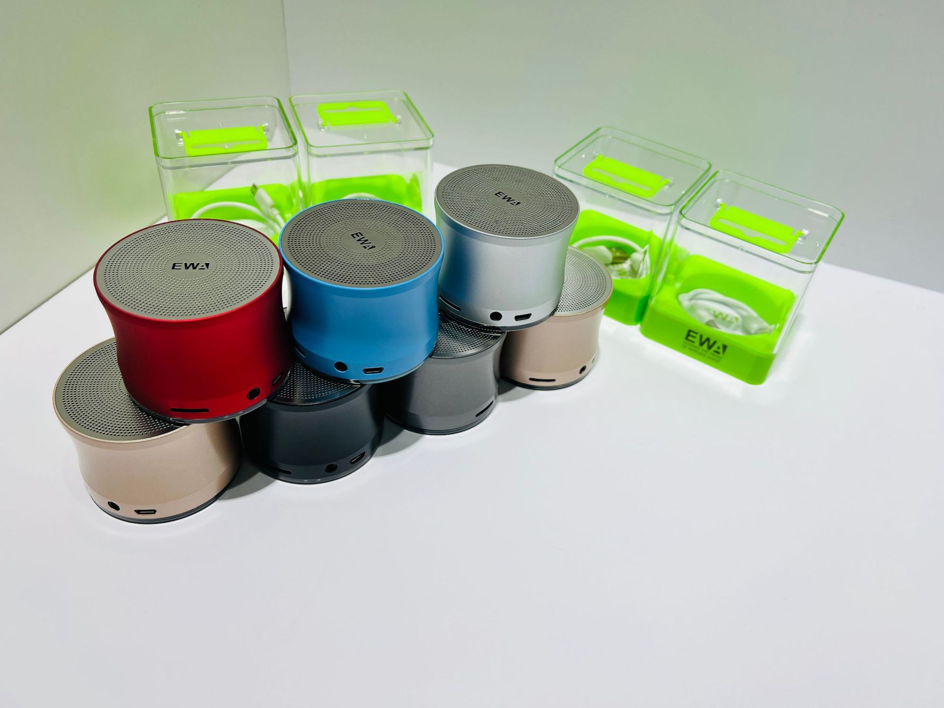 EWA-A109Pro Subwoofer outdoor car communication Bluetooth speaker with TF card insertion, TWS factory direct sale pic 29