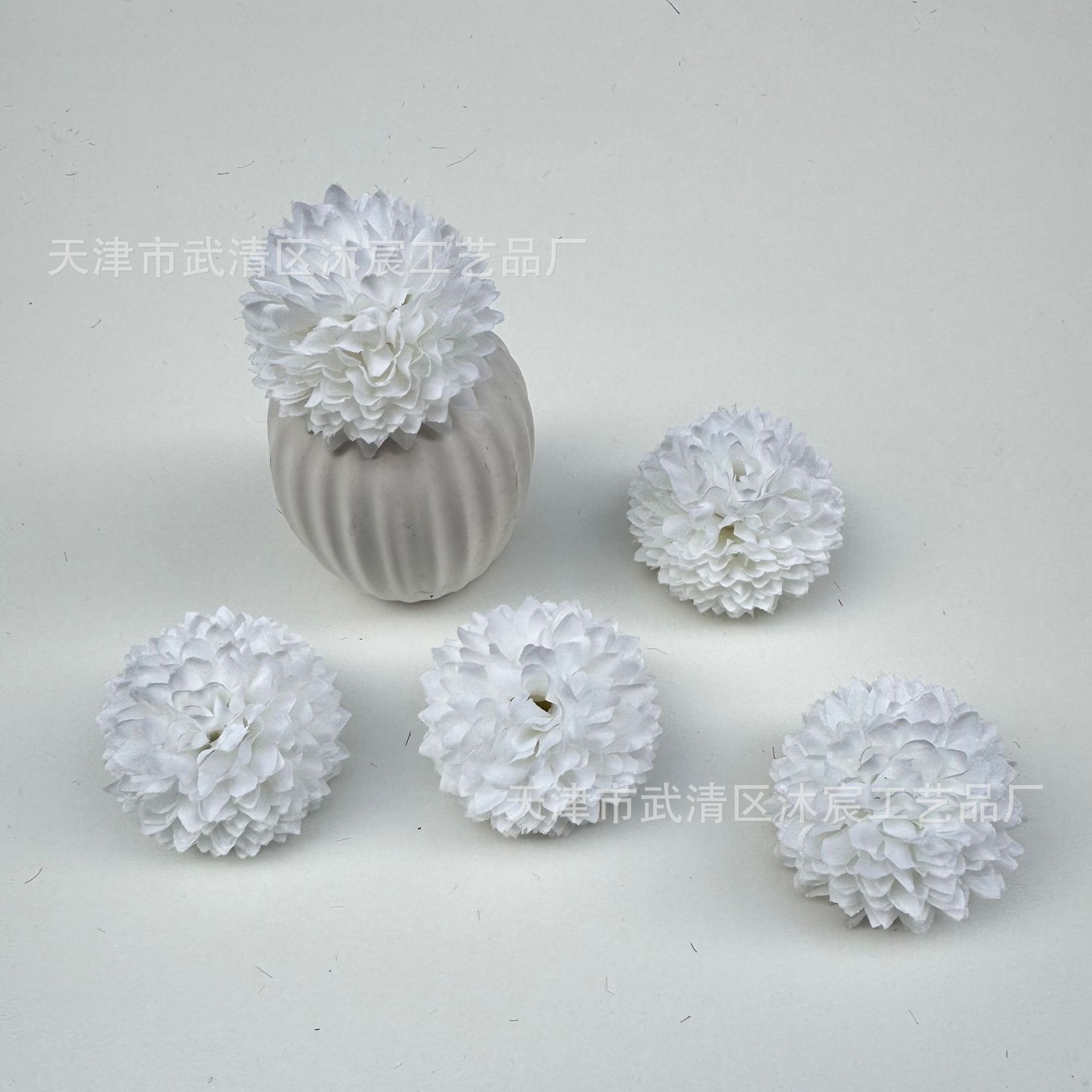 Wholesale of simulated table tennis chrysanthemum flowers, 4 cm small balls, multi-layered chrysanthemums, DIY clothing, corsages, headwear accessories, artificial flowers, office cultural atmosphere decoration, decorative ribbons and ribbons pic 8