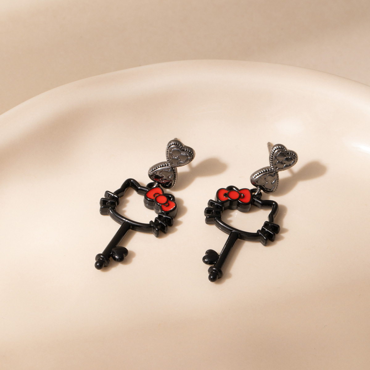 Sweet and cool cartoon glazed black kitty cat key stud earrings, fresh and sweet, fashionable and niche earrings pic 7
