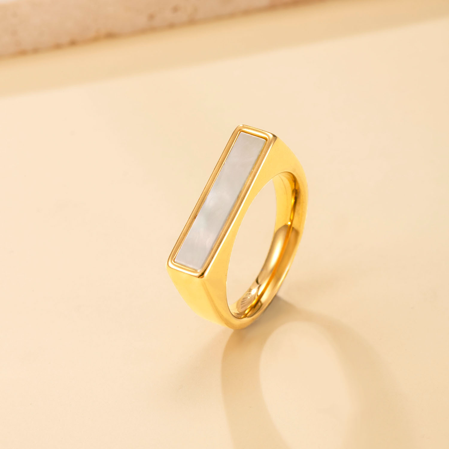 跨境热销不锈钢戒指 铸造镶方钻戒指女轻奢镀18k金钛钢饰品批发厂详情7