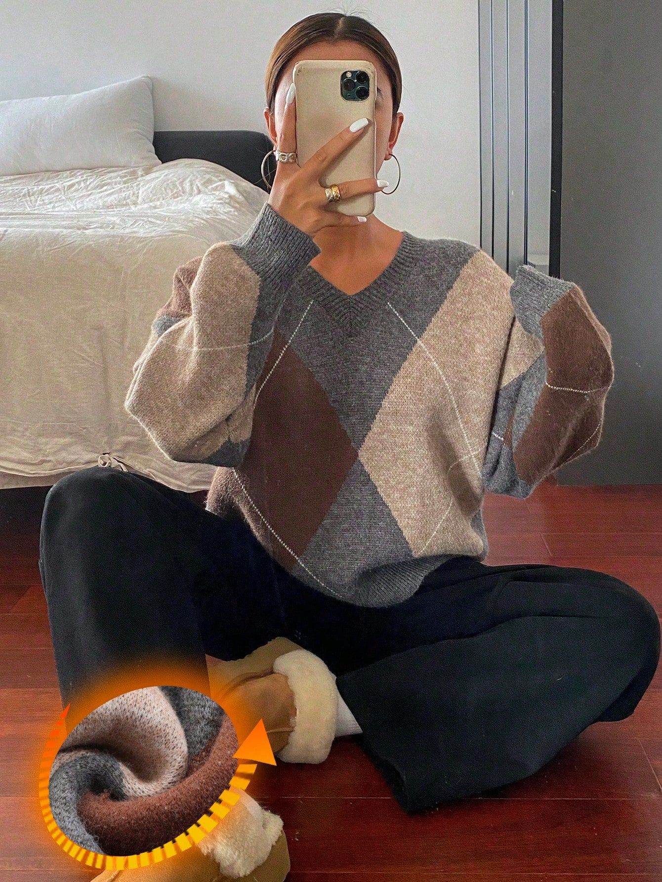 A retro color-blocking diamond-shaped V-neck sweater for women, a laid-back Korean-style knitted sweater, a casual and fashionable base layer for a trendy top pic 8