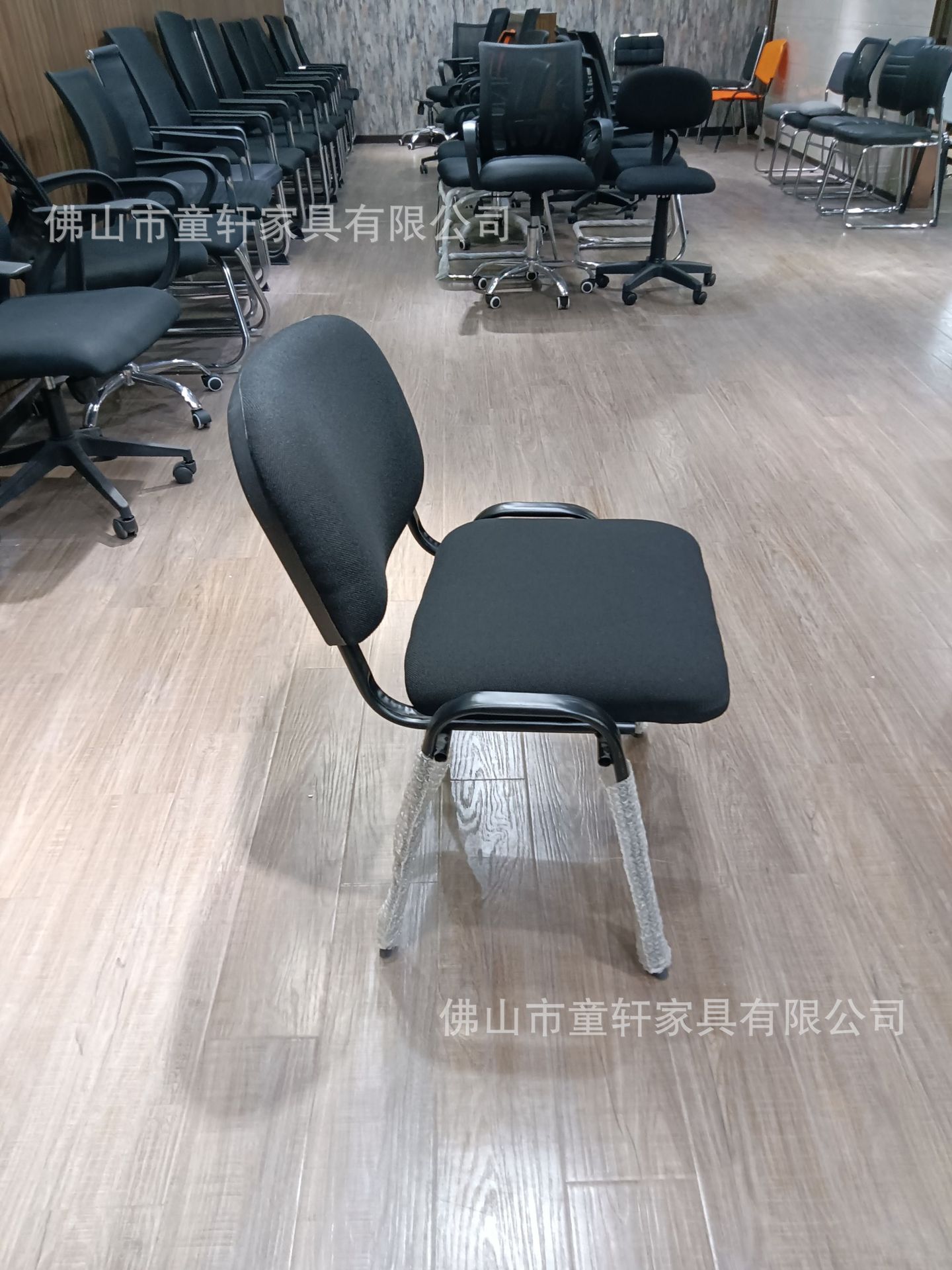 Foshan manufacturer wholesals foreign trade office chairs, fabric four-legged training chairs with writing boards and armless conference seats pic 23