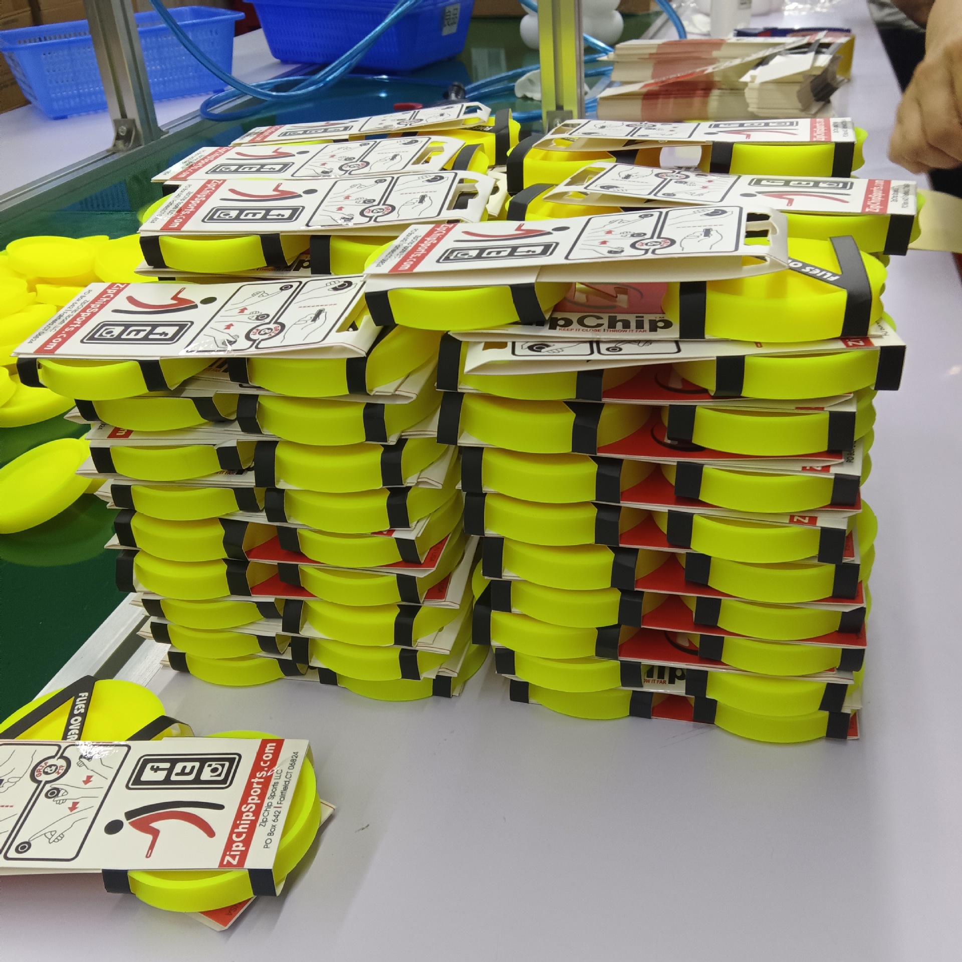 跨境手推飞盘玩具logo成人户外运动竞赛创意玩具迷你宠物飞碟批发详情13