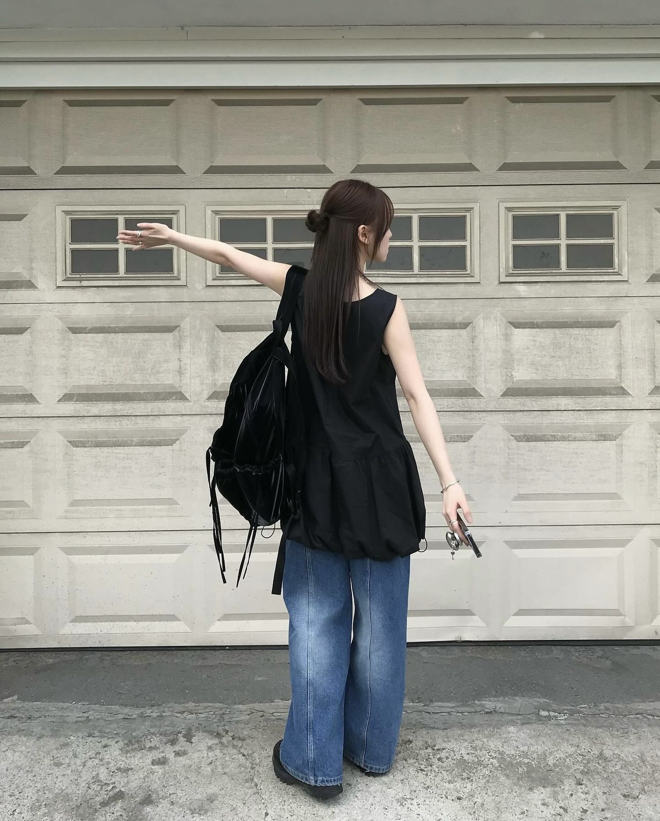 amome*to jennie同款连衣裙纯色蓬蓬花苞小黑裙短裙详情16