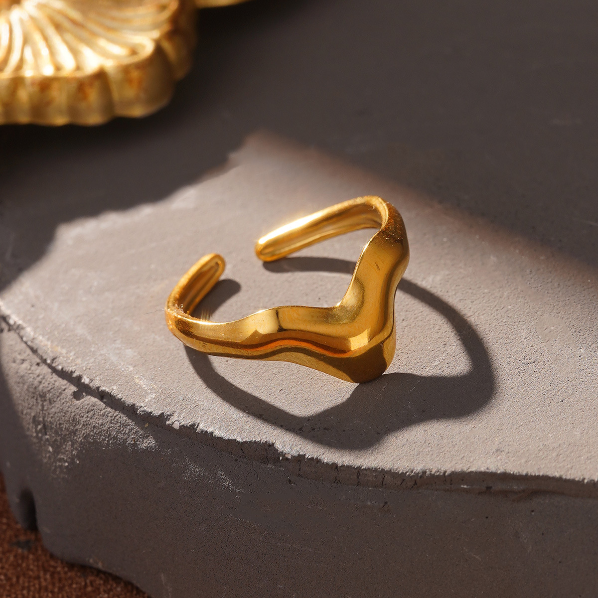 European and American fashionable stainless steel rings with hollowed-out, niche wide lines, high-end design sense, and gold jewelry wholesale pic 25