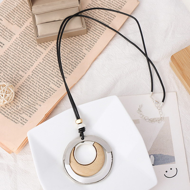 跨境亚马逊爆款欧美外贸木头圆形饰品秋冬女士时尚简约项链毛衣链详情8