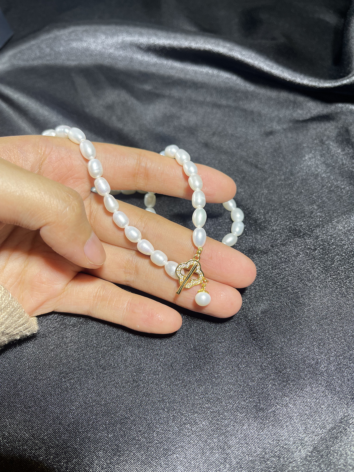 Rice grain pearl freshwater pearl necklace for women, oval shape, spring and summer style, niche design sense, collarbone chain, simple necklace, forest style pic 4