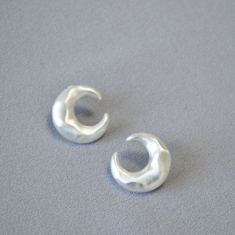 法式复古银色月牙拉夸张冷淡风小众设计高级感925银针耳钉耳饰女详情5