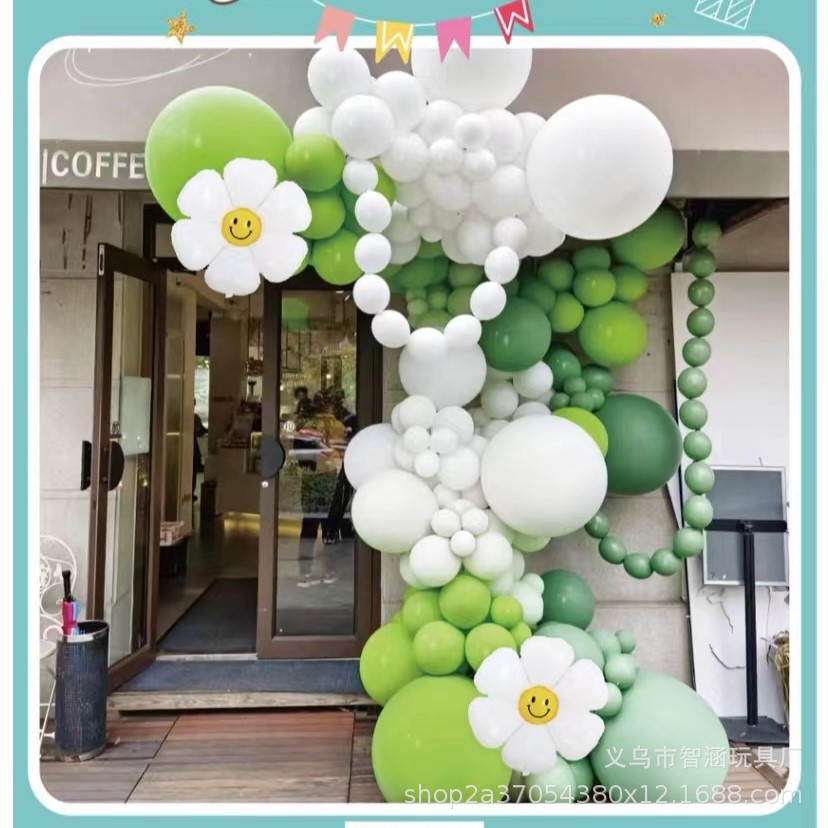 Creative design of green theme balloon set scene arrangement for birthday party balloon chain set scene arrangement pic 2