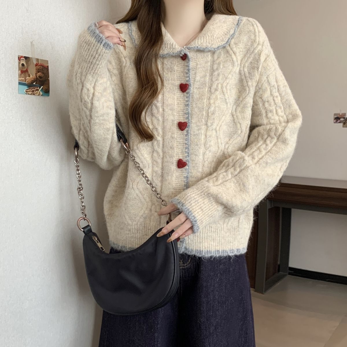 A gentle heart-shaped sweater with a doll-neck button and a twist, a new style of laid-back knitted coat and cardigan pic 13