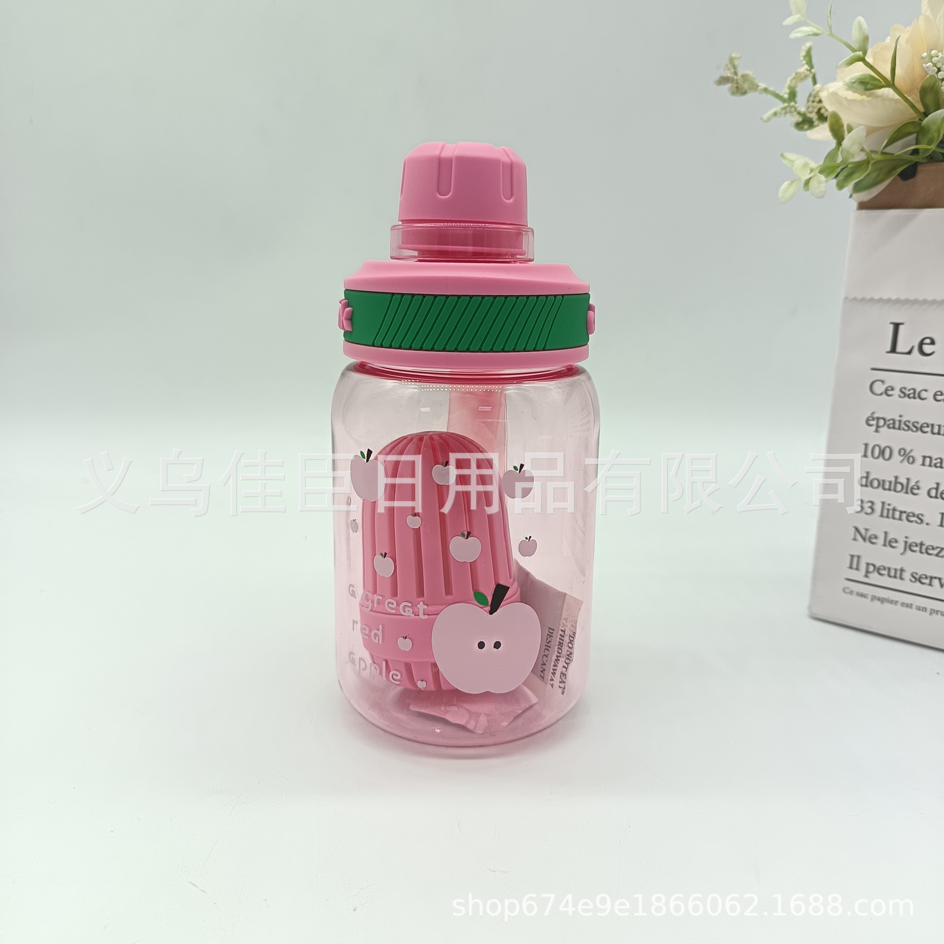 Summer simple and stylish straw cups for wholesale trade, large-capacity outdoor fitness water bottles, high appearance level and portability pic 4