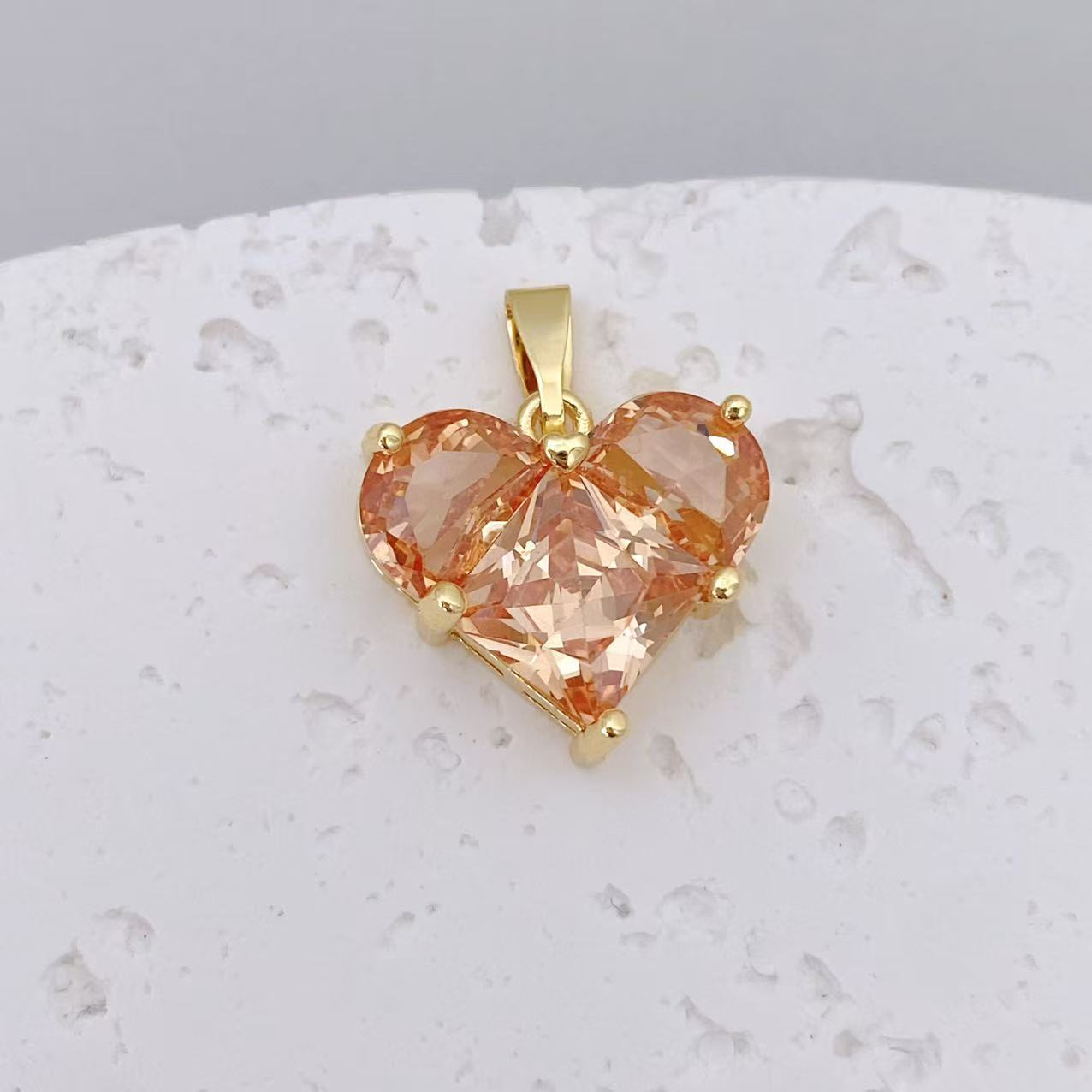 Cross-border new product Peach Heart heart-shaped pendant, DIY handmade jewelry accessory, copper electroplated zircon gold style wholesale pic 7