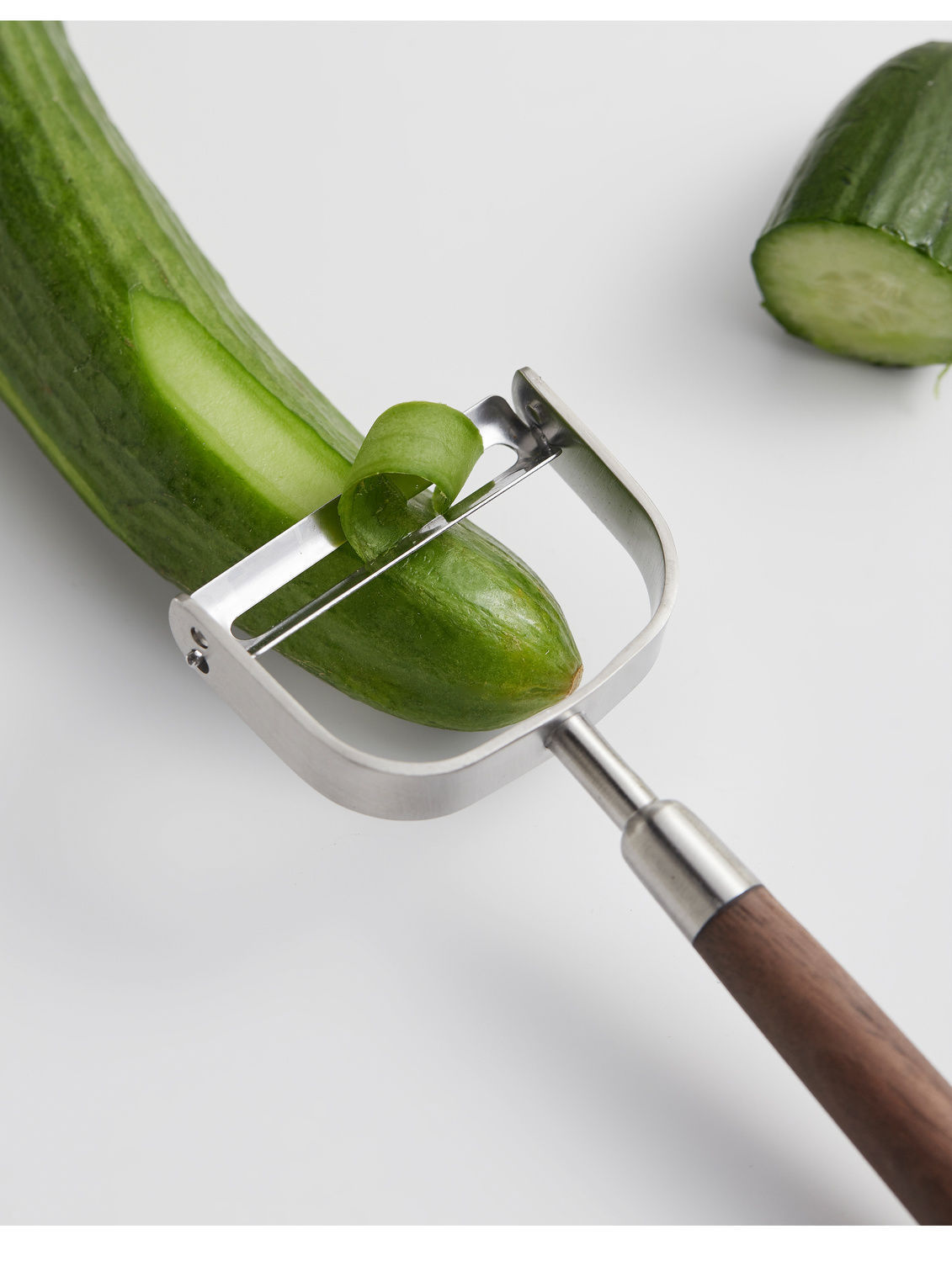 Walnut wood-handled melon peeler, kitchen 304 stainless steel peeler and peeler, a perfect tool for peeling fruits, potatoes and apples at home pic 12