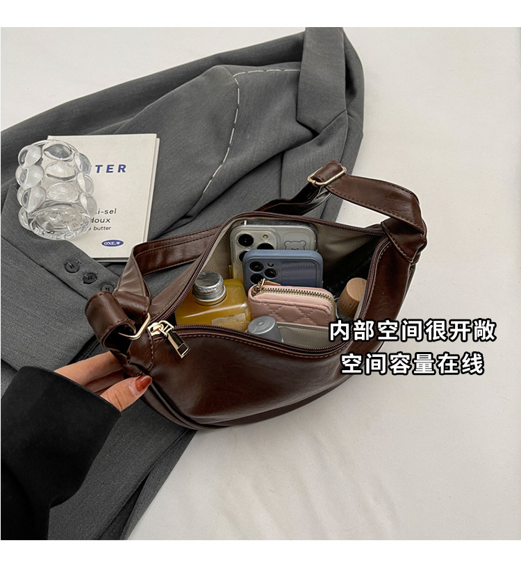 大容量包包女2023新款秋冬潮小众设计单肩斜挎包高级感复古饺子包详情6