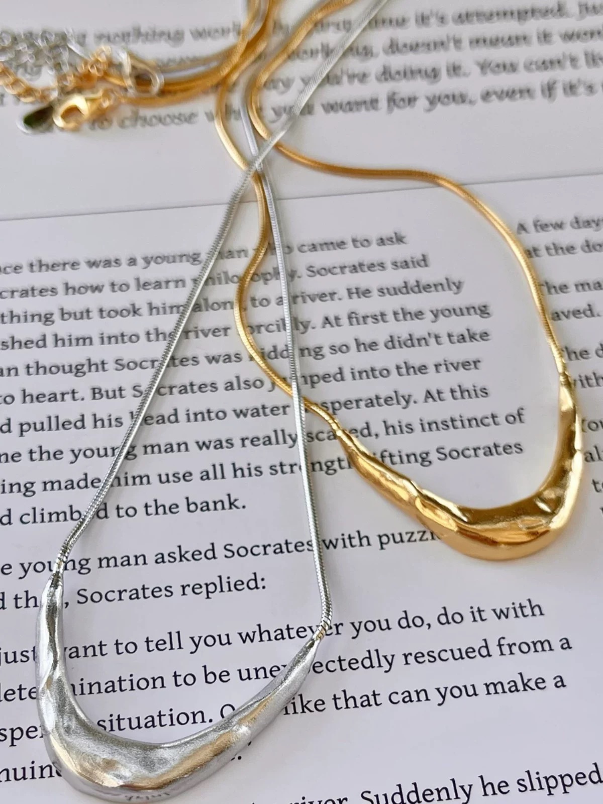 小众捶打纹U形笑脸吊坠项链女设计高级感极简日常百搭长款毛衣链详情5