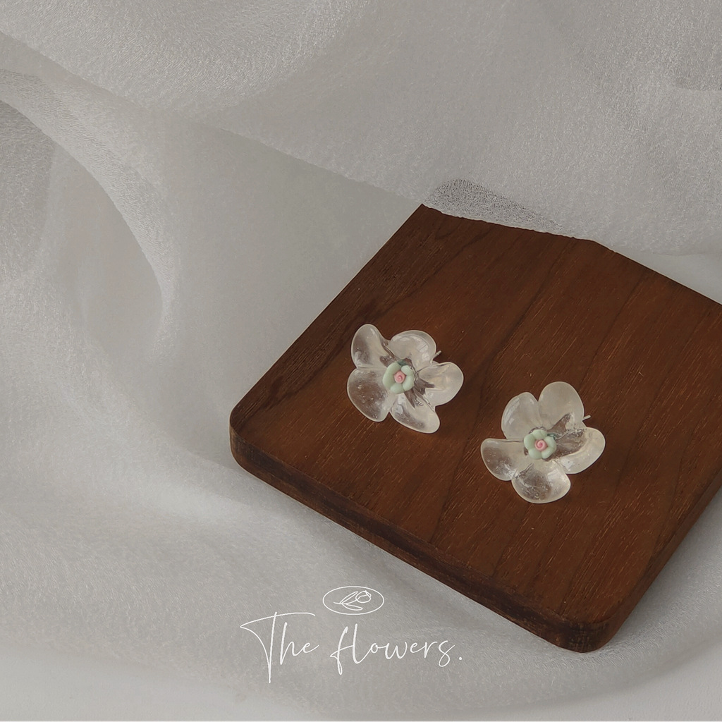 [Blue Sky Flower World]925 Silver Needle Transparent Acrylic Flower Stud Earrings for Women, New Japanese and Korean Style Earrings Factory pic 4