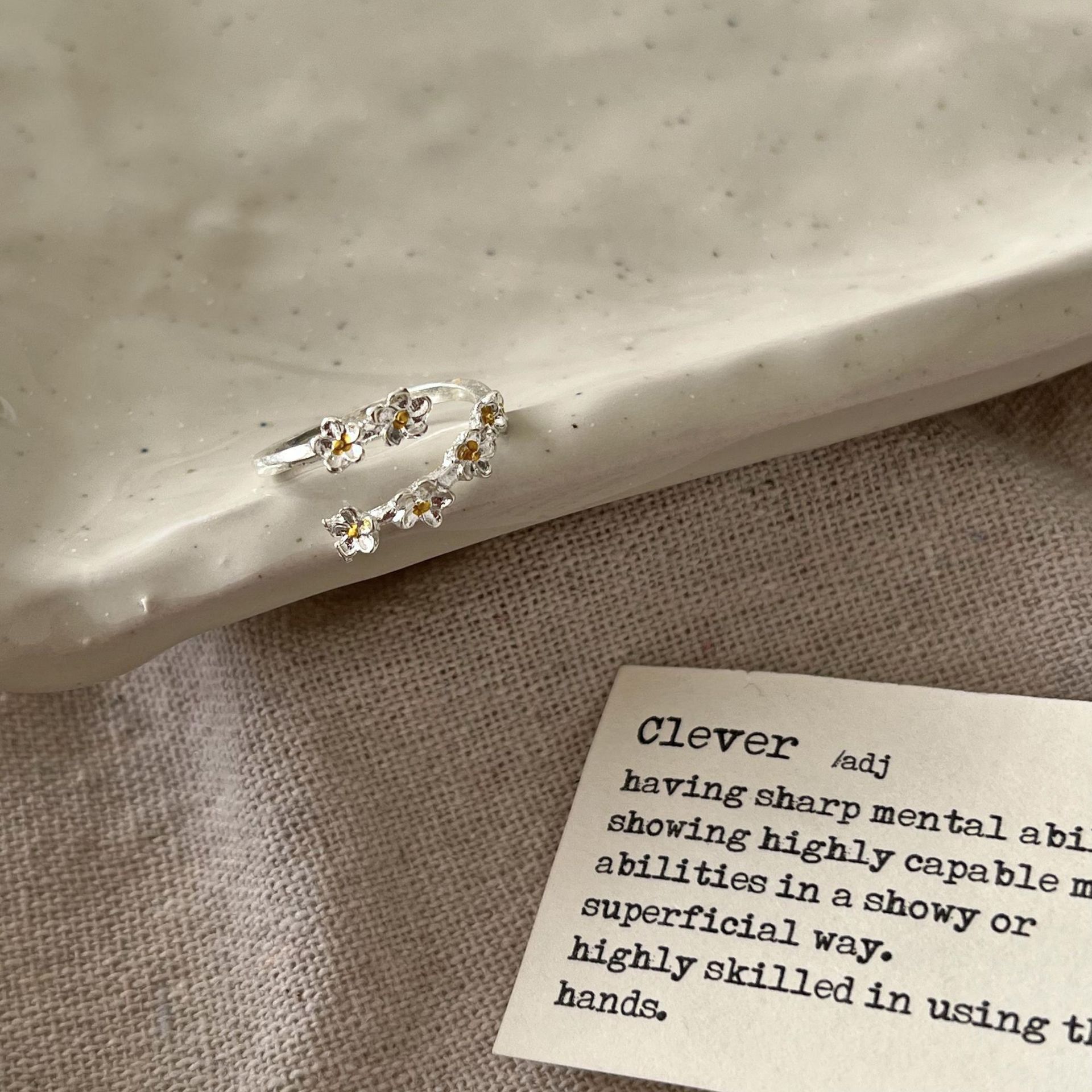 立体花朵戒指银色鸢尾花古风中世纪法式复古宫廷欧式夸张开口戒指详情6