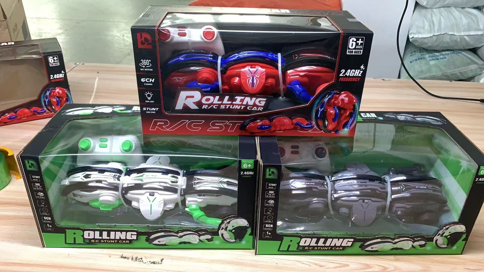 2.4G高速变形翻滚车六轮灯光控制锁轮男孩360度翻滚遥控车玩具详情6