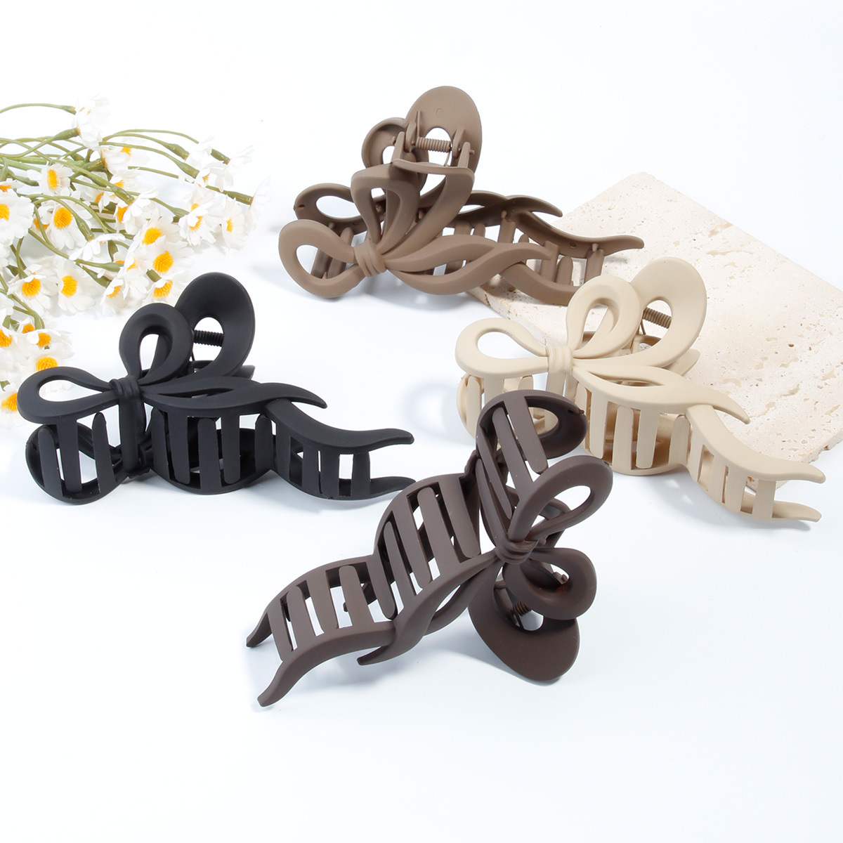 The new, popular Korean-style large shark clip hair accessory is a high-end, matte coffee-colored ribbon clip pic 6